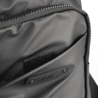 Alef Featherweight1 Lightweight Nylon Water-resistant Medium Shoulder Bag (Black)