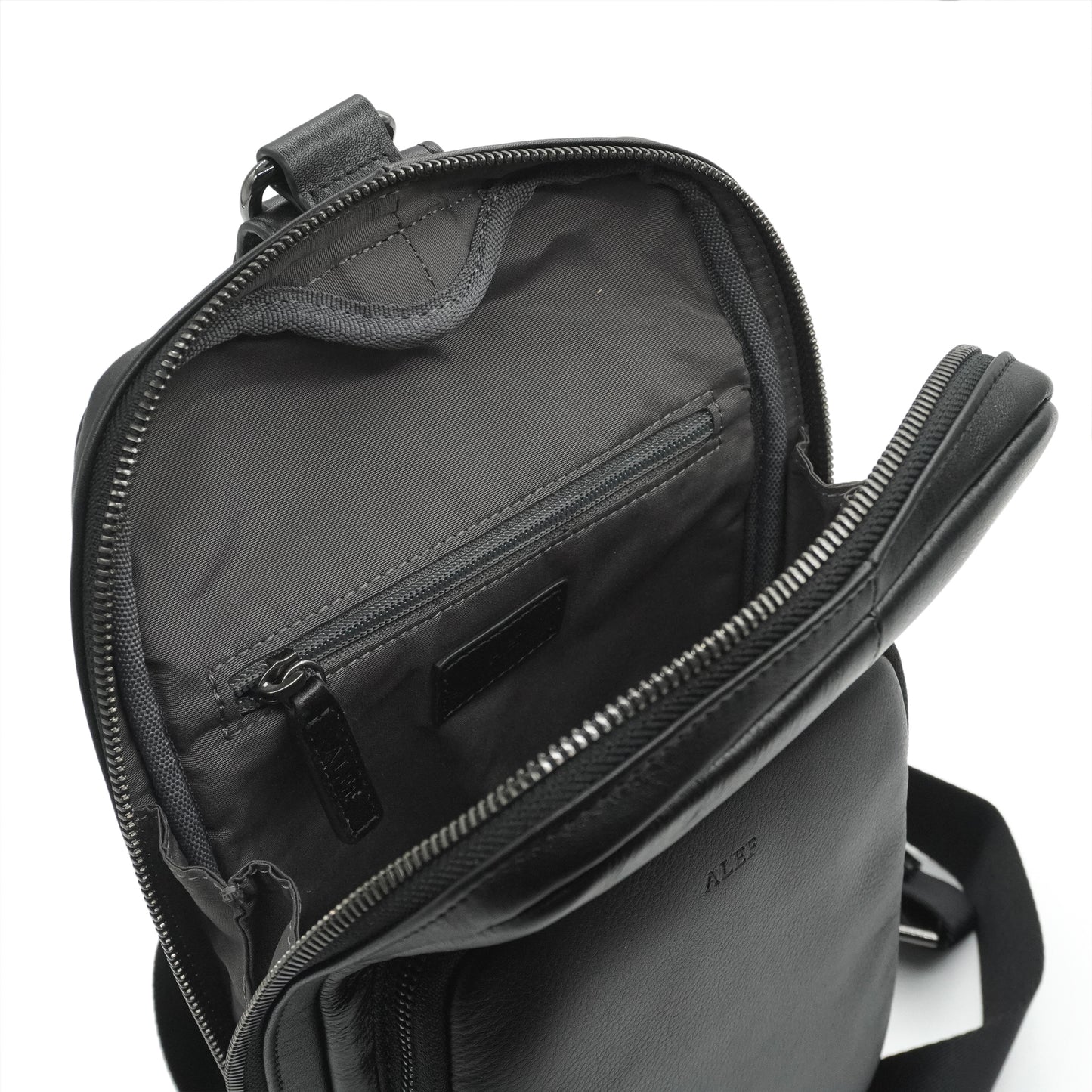 Alef Ridley Men's  Leather Chest Bag (Black)