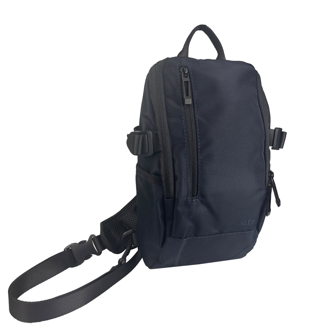 Alef Greenwich Lightweight Water-resistant Nylon Crossbody Bag (Navy)