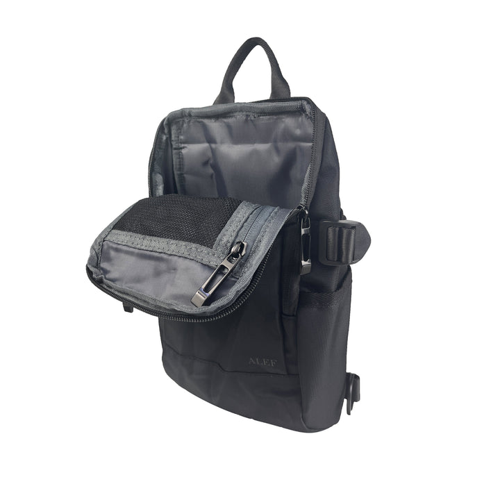 Alef Greenwich Lightweight Water-resistant Nylon Crossbody Bag (Navy)