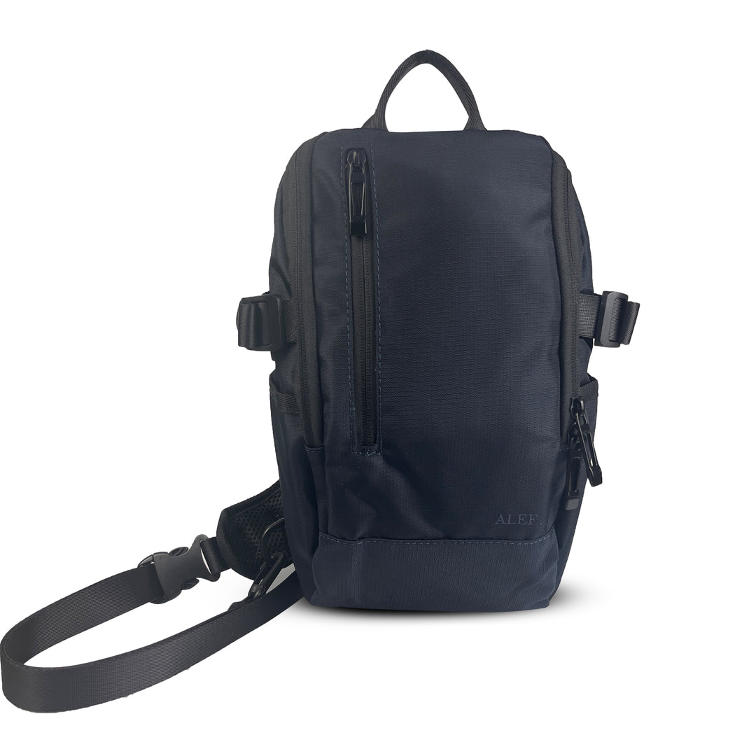 Alef Greenwich Lightweight Water-resistant Nylon Crossbody Bag (Navy)