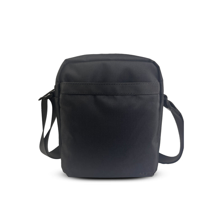 Alef Greenwich Lightweight Water-resistant Nylon Shoulder Bag (Black)