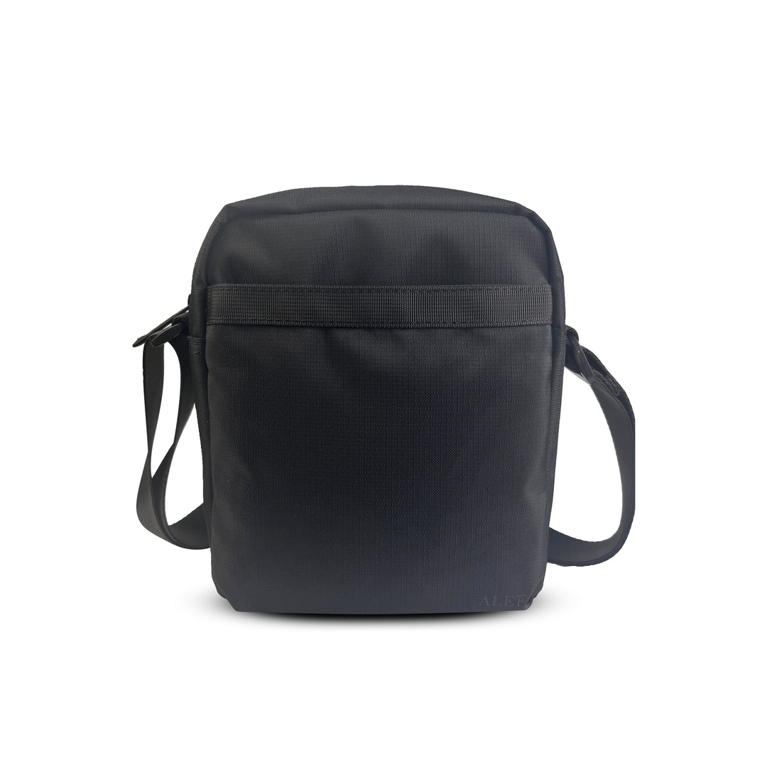 Alef Greenwich Lightweight Water-resistant Nylon Shoulder Bag (Black)