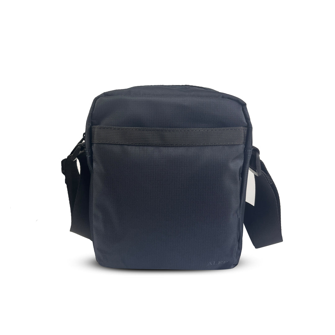 Alef Greenwich Lightweight Water-resistant Nylon Shoulder Bag (Black)