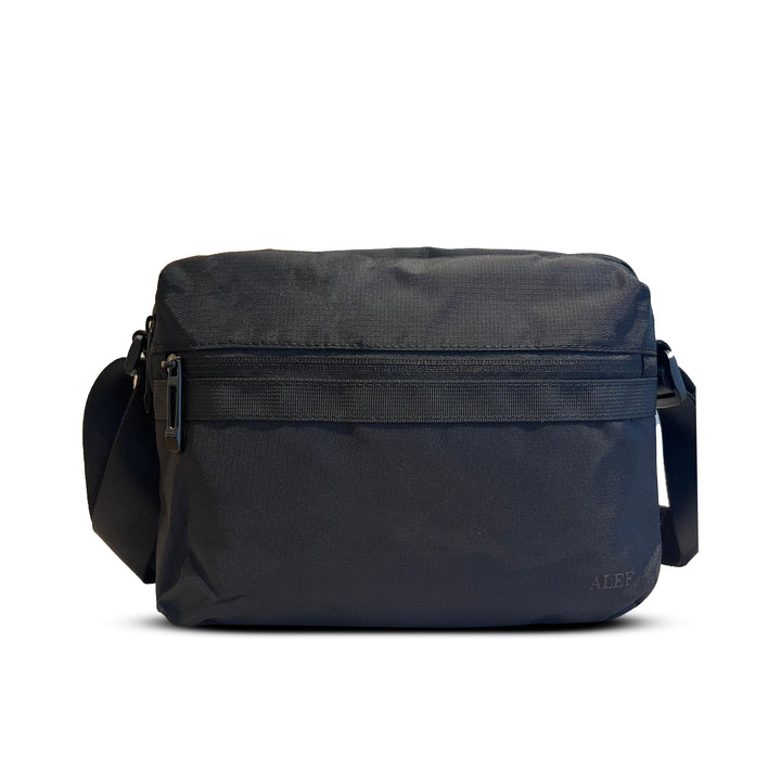 Alef Greenwich Lightweight Water-resistant Nylon Shoulder Bag (Green)