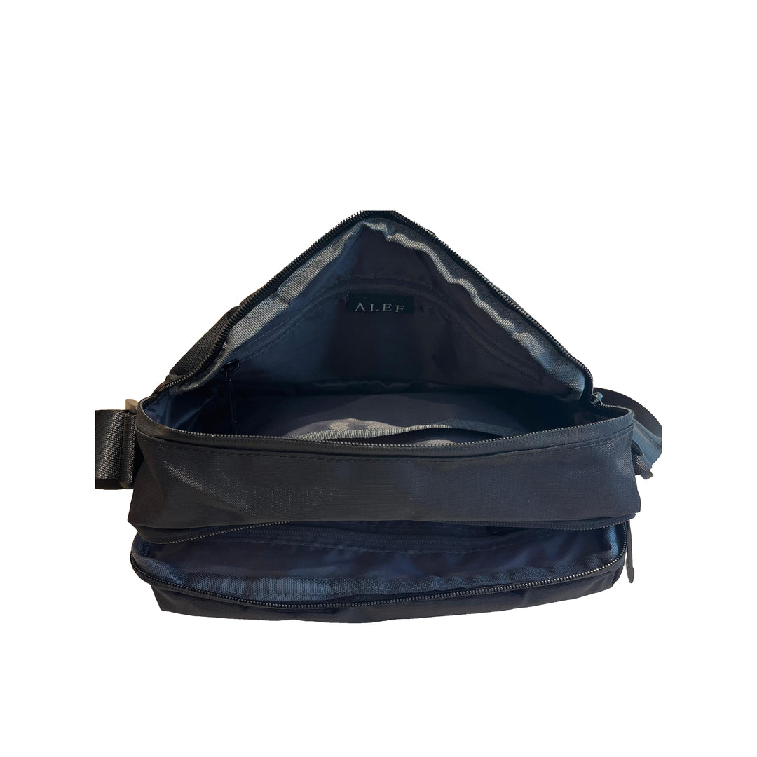 Alef Greenwich Lightweight Water-resistant Nylon Shoulder Bag (Green)