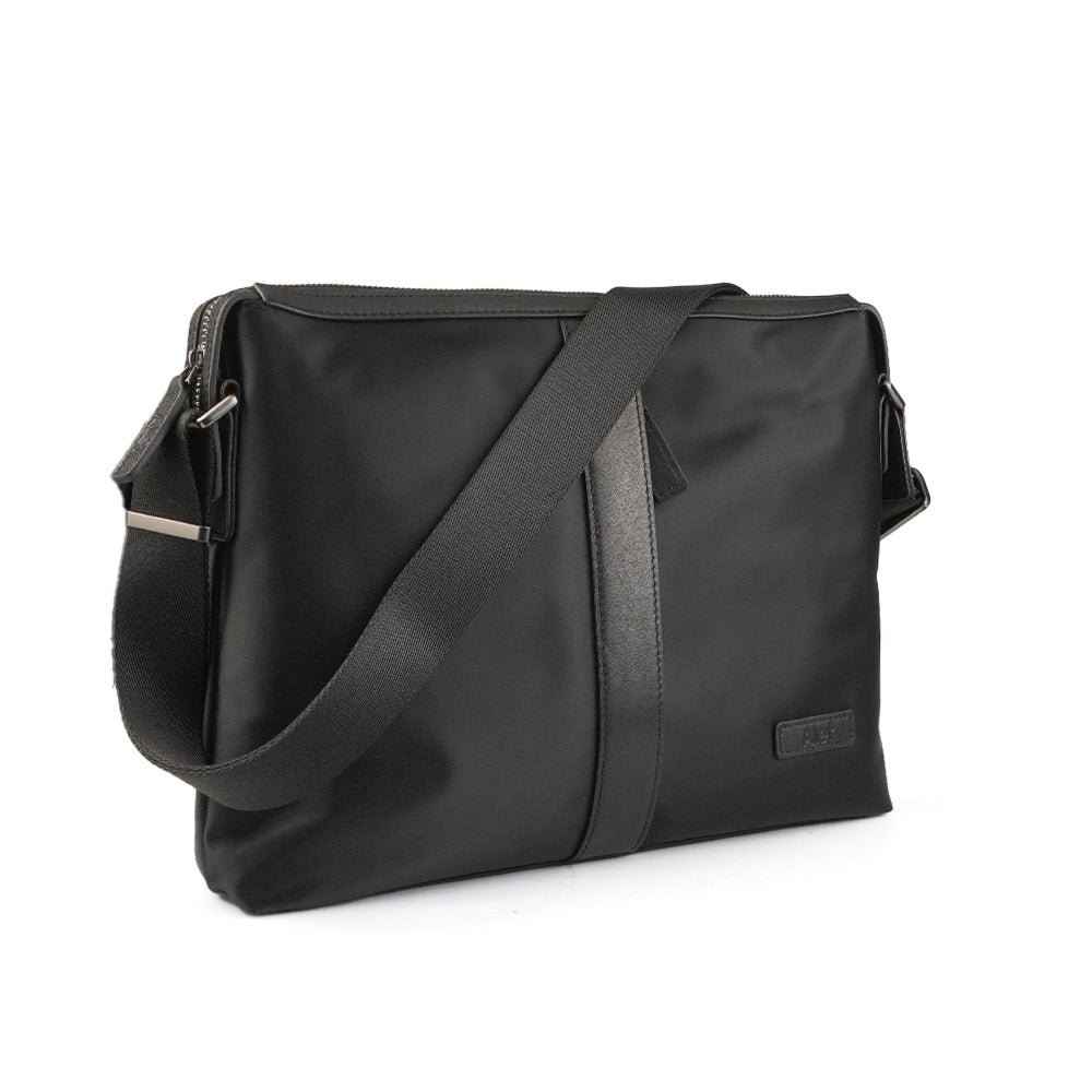 Alef Henry Men's Lightweight Nylon Water-resistant Crossbody Bag (Black)