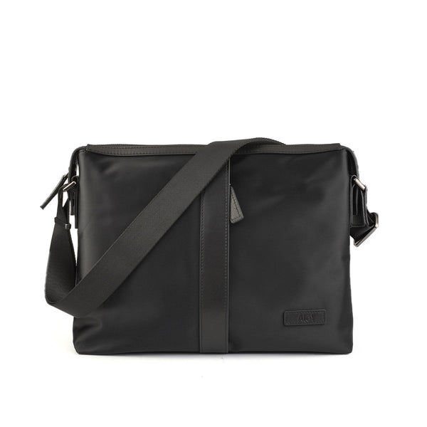 Alef Henry Men's Lightweight Nylon Water-resistant Crossbody Bag (Black)